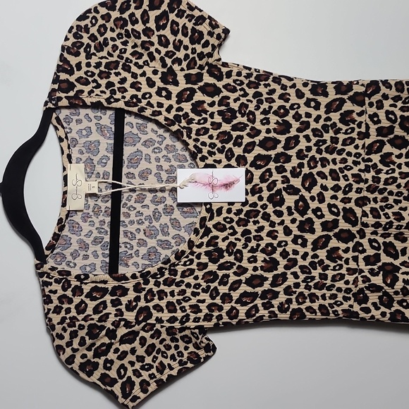 Jessica Simpson Leopard Midi Short Sleeve Dress Size Small NWT - Picture 8 of 12